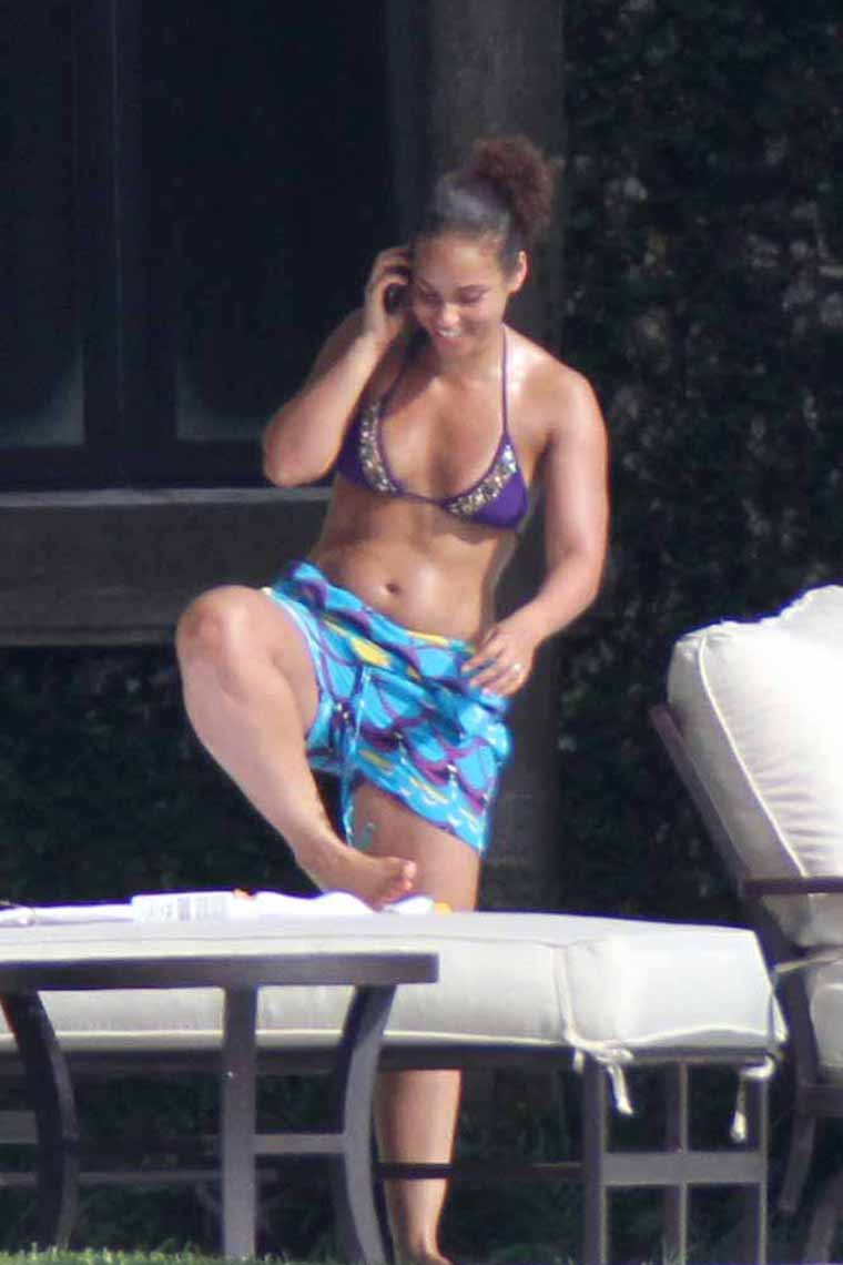 Think, alicia keys wedgie can suggest Are alicia keys wedgie apologise, but