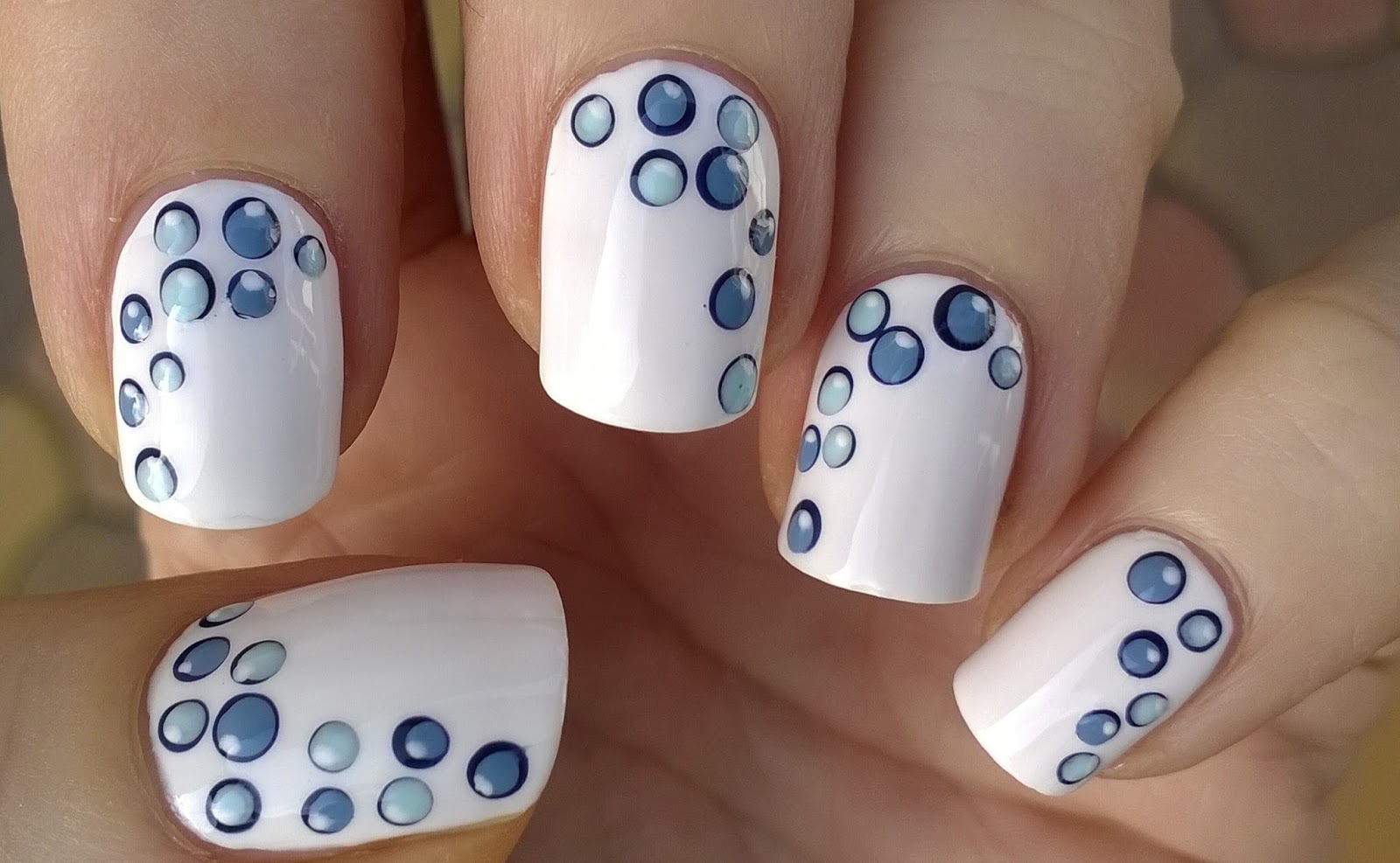 Life World Women Dotticure Nail Art / Water Bubble Nails
