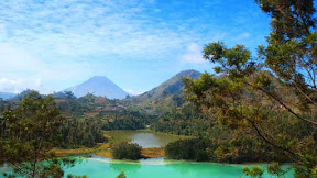 Enjoying the beautiful Colour lake
