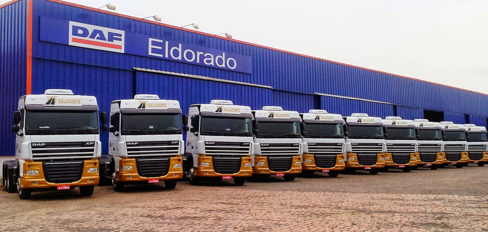 DAF entrega 37 caminhões à transportadora Translíquido