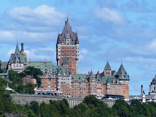 Hôtel Frontenac - Château Frontenac - Vu depuis Lévis - Québec - Canada Hôtel Frontenac - Château Frontenac - Vu depuis Lévis - Québec - Canada