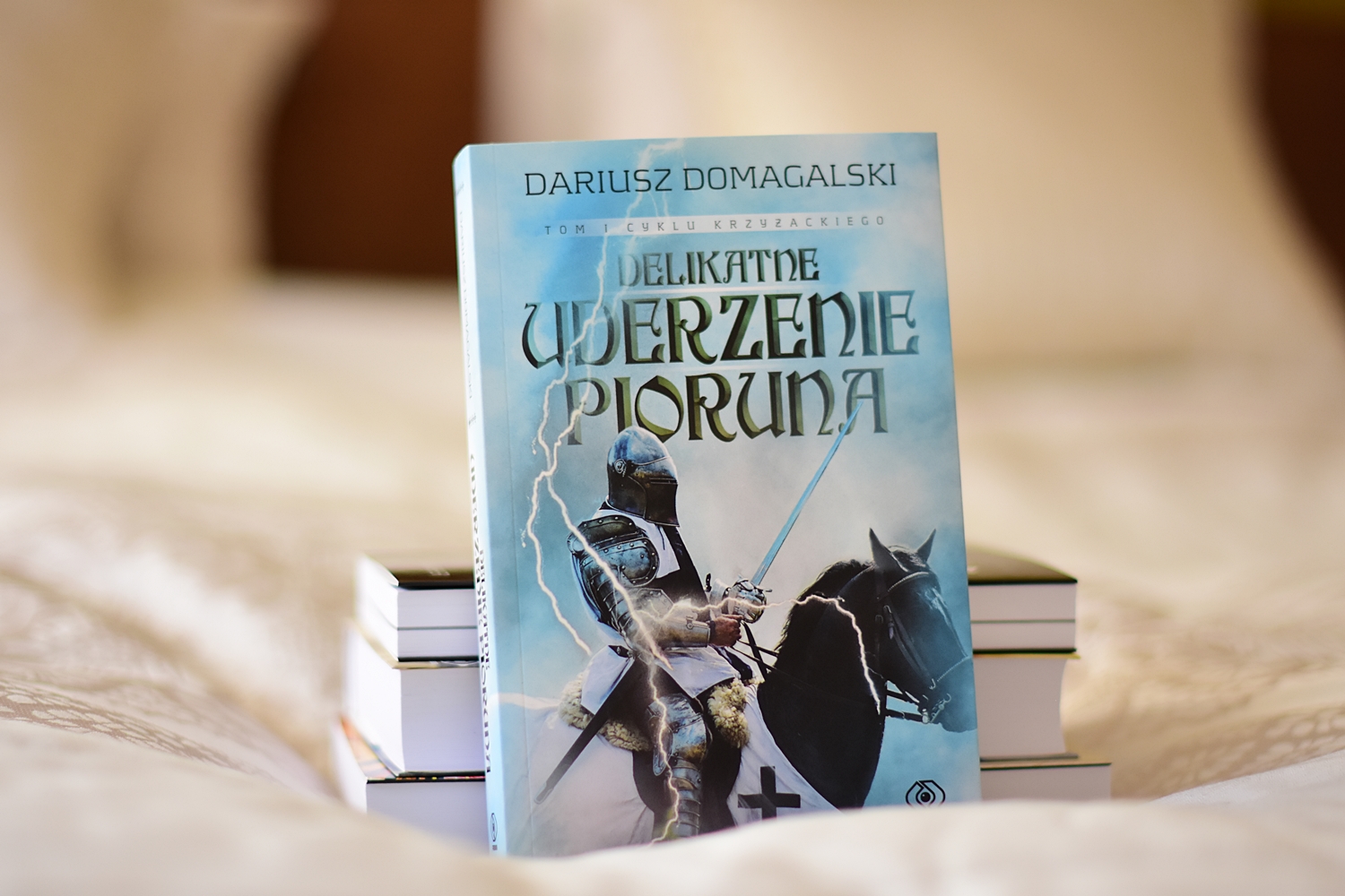 delikatne uderzenie pioruna