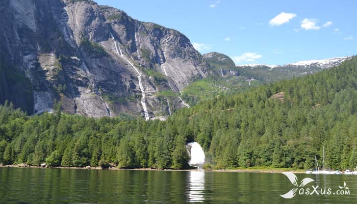 10 Air Terjun Tertinggi di Dunia Beserta Negara, Benua, dan Letaknya 10 Air Terjun Tertinggi di Dunia Beserta Negara, Benua, dan Letaknya