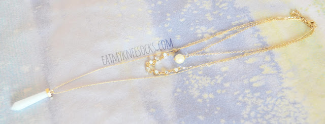Born Pretty Store Review: 3-Tier Layered Necklace Details on the 3-tier layered golden chain necklace from Born Pretty Store--this elegant boho-chic piece features a quartz pendant, rhinestone embellishment, and pearl accent.
