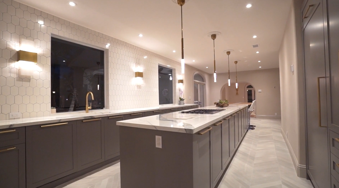 42 Interior Design Photos vs. 501 Riviera Isle Dr, Fort Lauderdale, FL