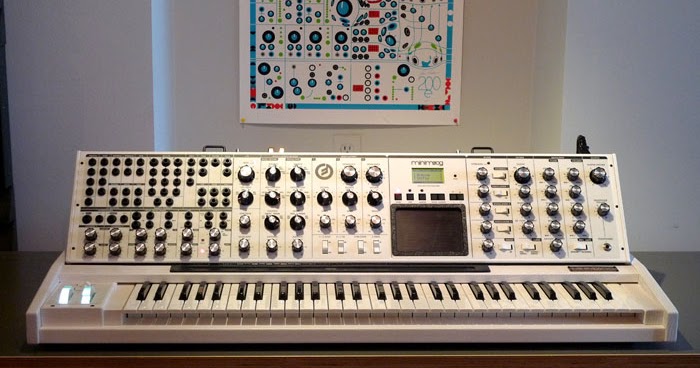 moog voyager white edition