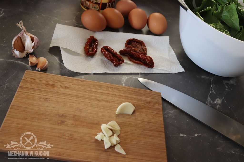 Mechanik w kuchni: Omlet z szpinakiem