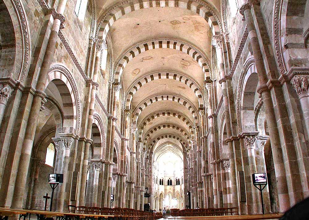 HISTORIA DEL ARTE : temas, imágenes y comentario: Basílica de Santa María Magdalena de Vezelay