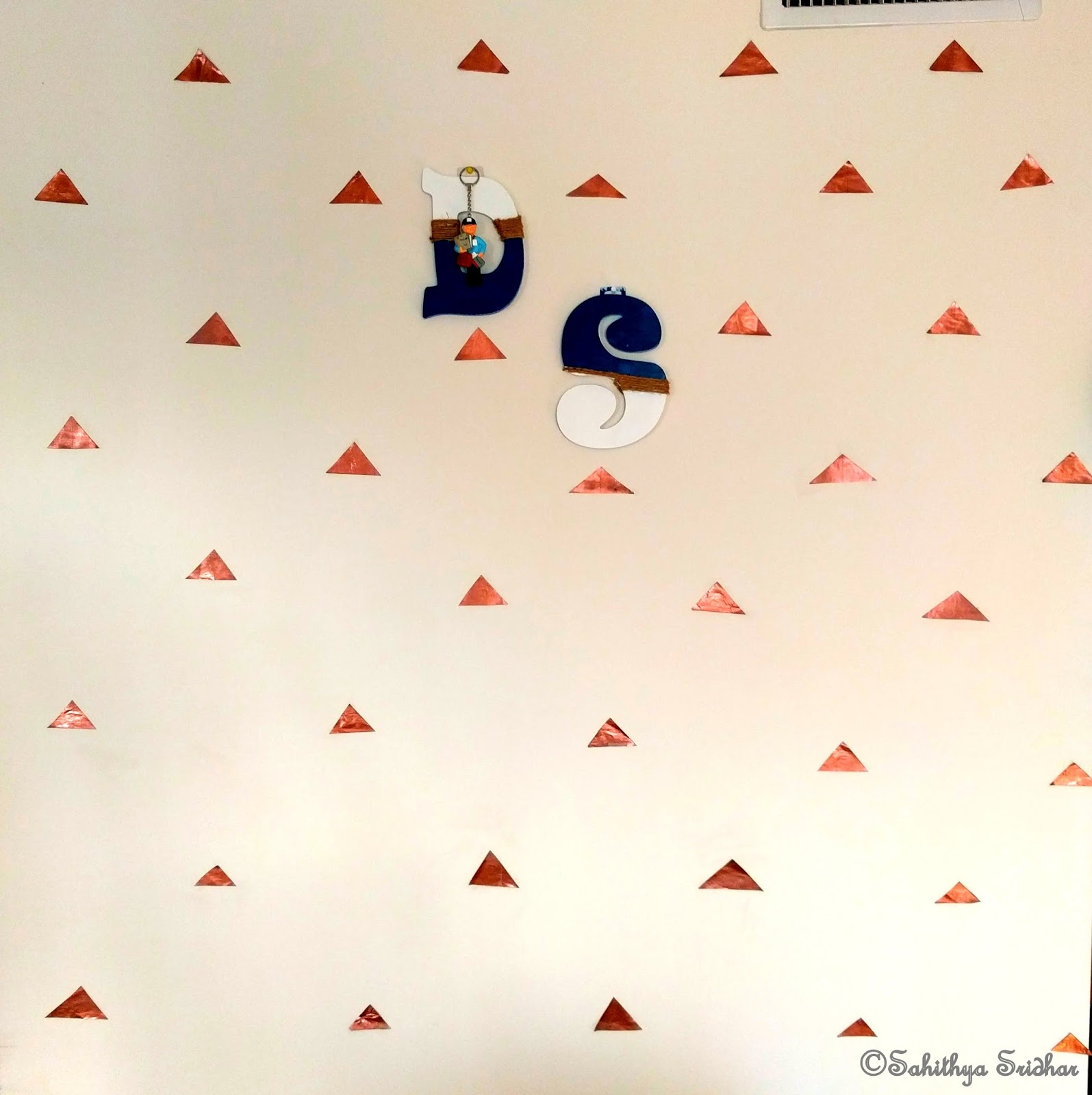 DIY wall decal makeover Dress up the blank wall for free