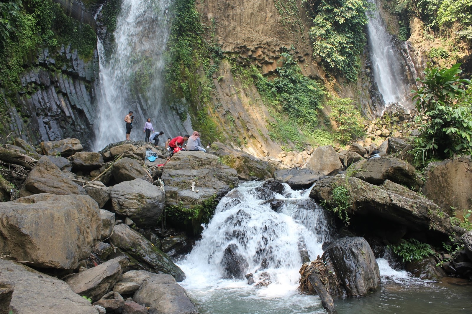 76+ Gambar Air Terjun Lembah Pelangi 76+ Gambar Air Terjun Lembah Pelangi