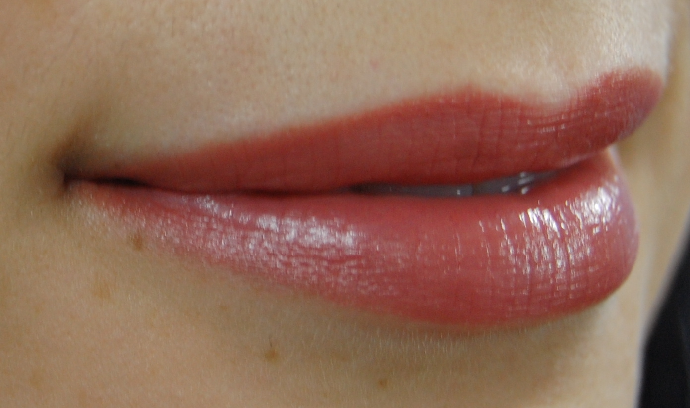 AliciaD372 Review Revlon Super Lustrous Lipstick in