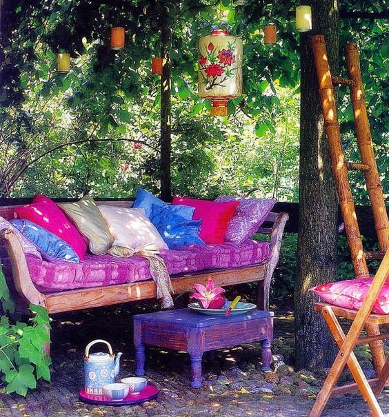 A 5-point plan to outfit a make-do boho patio - inspiration 4 www.BoHoHome.com @bohosusan