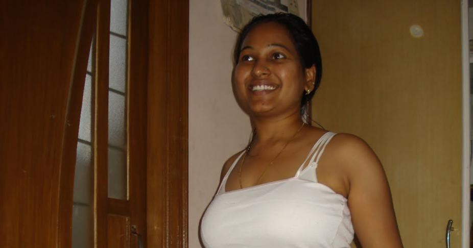 Mallu Aunty Kambi Kadakal Hot Sexy Pics Bolly Pisachi