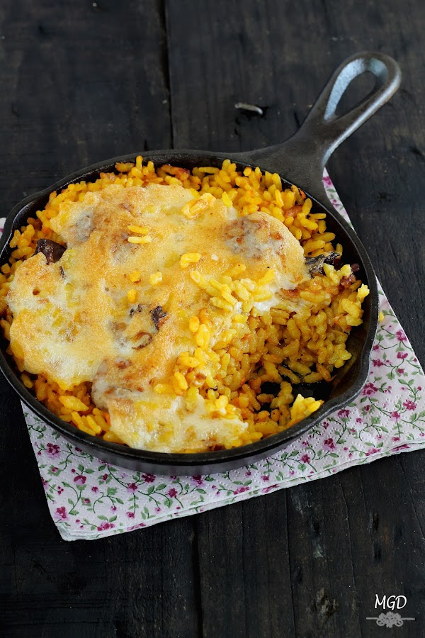 Arroz con butifarra y setas gratinado con Alioli migrandiversion