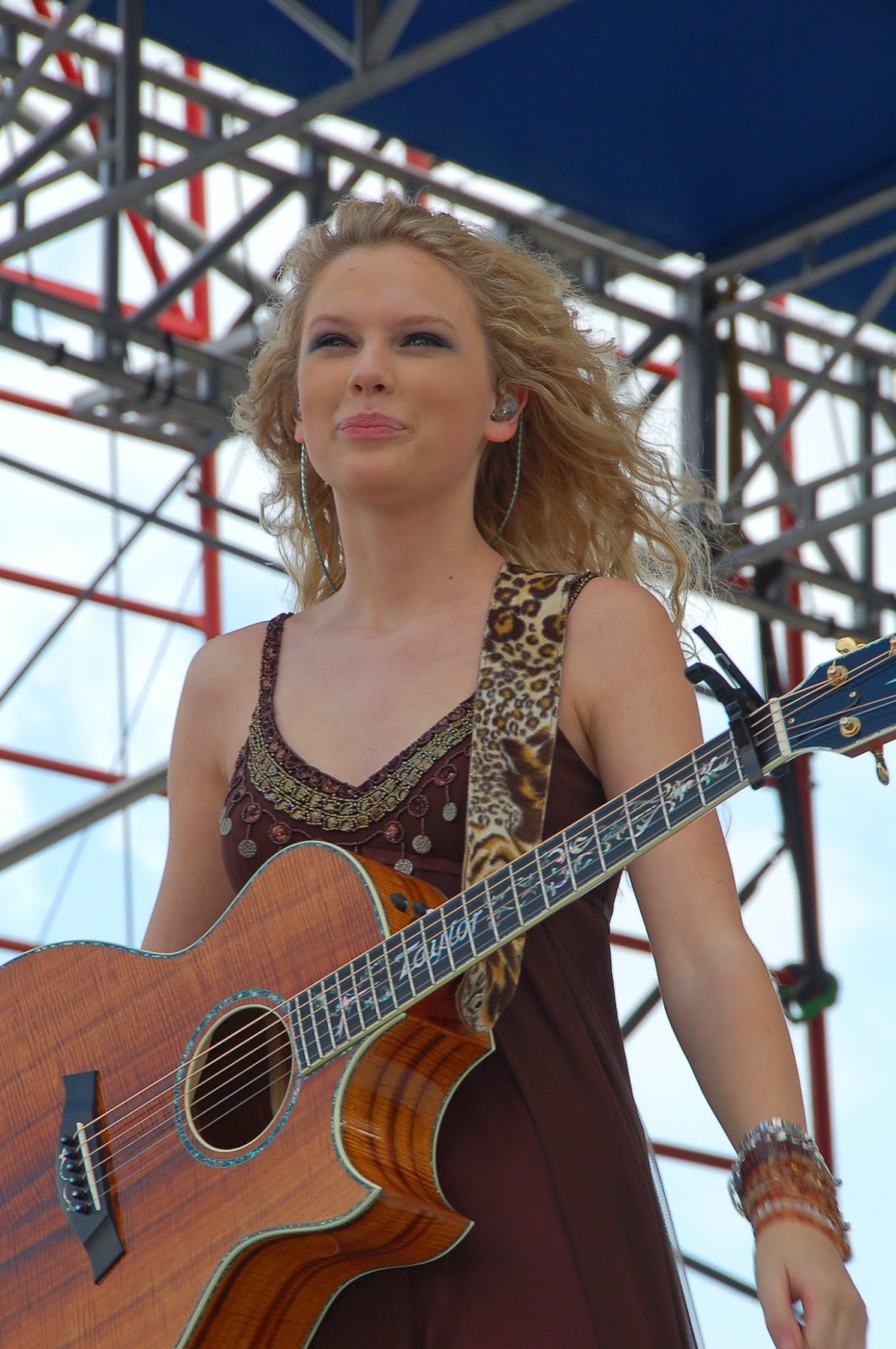 Red Carpet Dresses Taylor Swift South Florida Country Music Festival