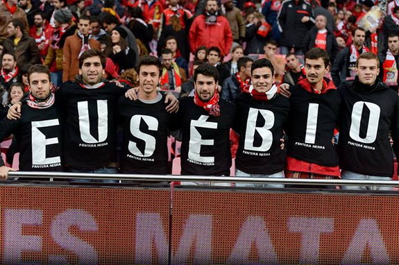 Benfica pay touching tributes to Eusébio during Porto match