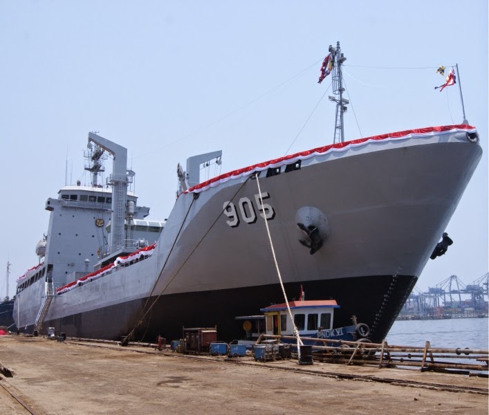 KRI Tarakan 905 Kapal Bantu Cair Minyak KRI Tarakan 905 Kapal Bantu Cair Minyak