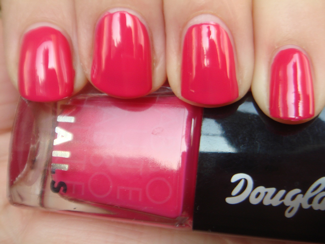 Crystal's Reviews Douglas Absolute nails 03 Lena swatches