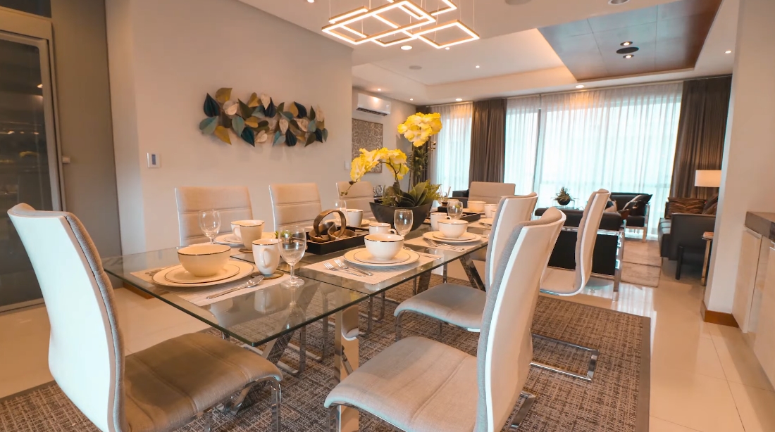 20 Interior Design Photos vs. New Manila, Luxury Townhouse Tour