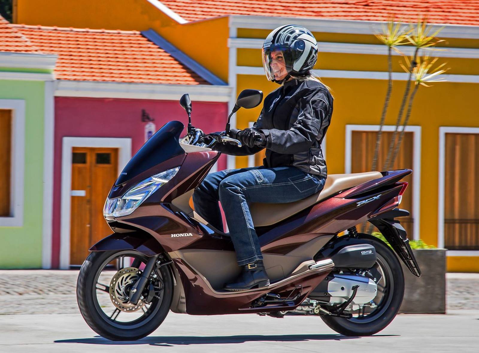 2017 Honda PCX 125 cc scooter rental in Monaco Monaco
