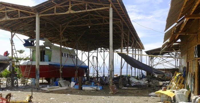 Warga Jembrana Keluhkan Produksi Pabrik Kapal