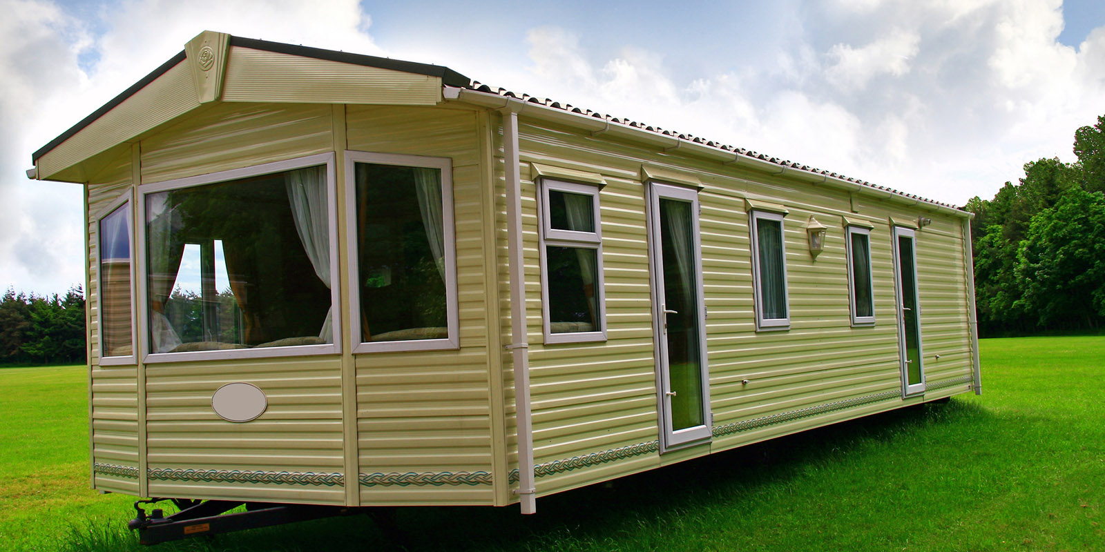 What are the specialties of Second hand Caravan?