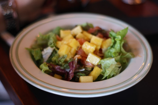 Ensalada de salmón con piña
