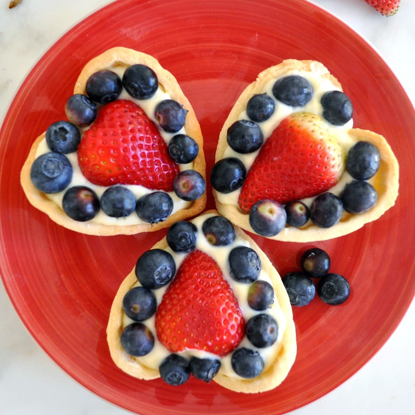 Cooking with Manuela: Heart Shaped Fruit Tart