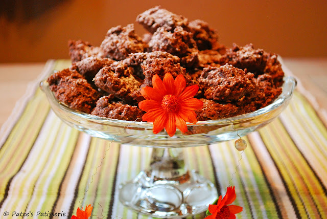 http://patces-patisserie.blogspot.com/2014/11/gebrannte-mandel-cookies.html