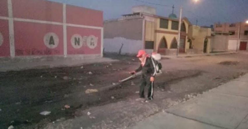 Fumigan exteriores de colegios de José Leonardo Ortiz por desagües - Chiclayo Fumigan exteriores de colegios de José Leonardo Ortiz por desagües - Chiclayo