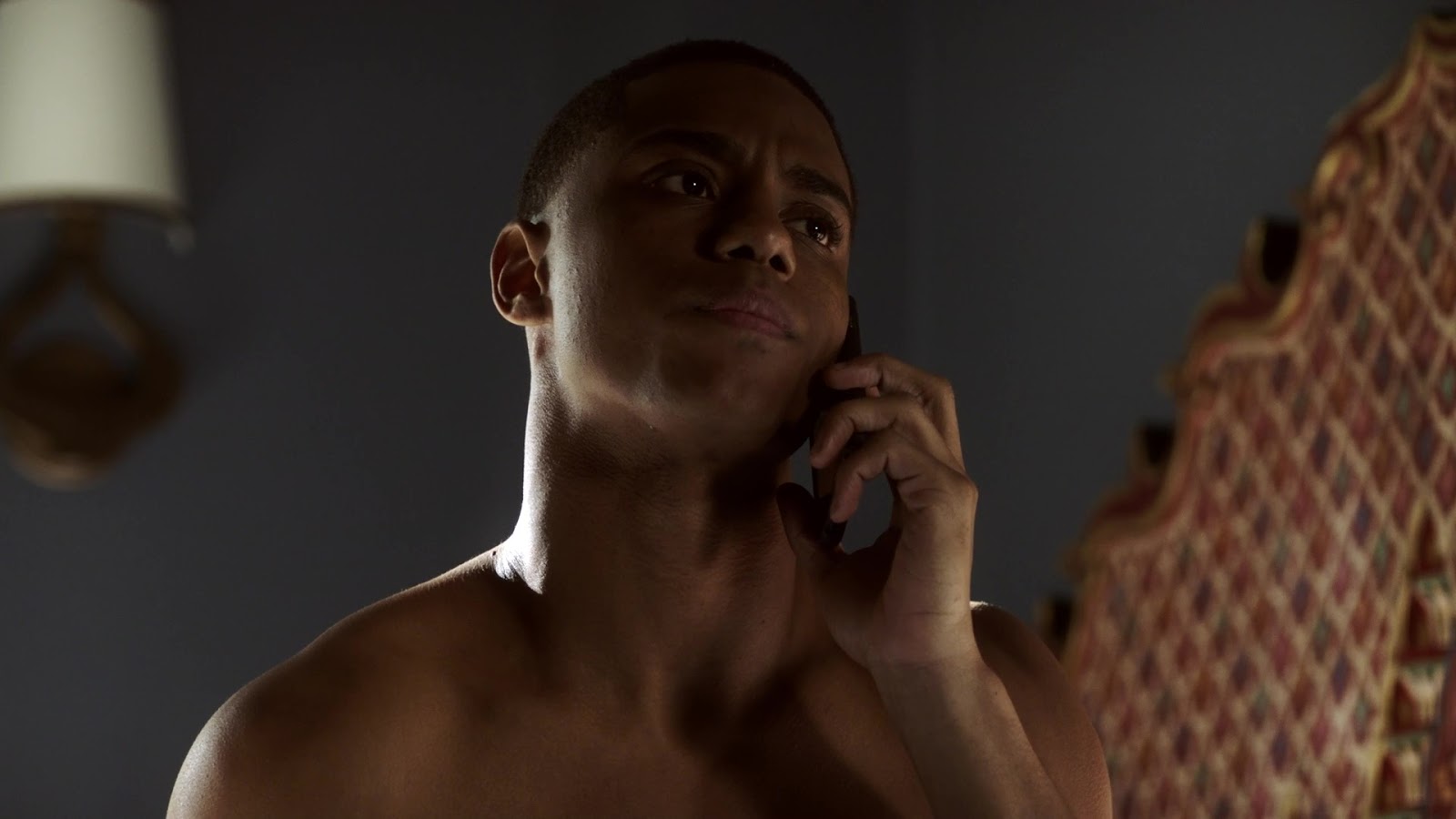 Keith Powers shirtless in Famous In Love 2-10 "The Good, The Bad And T...