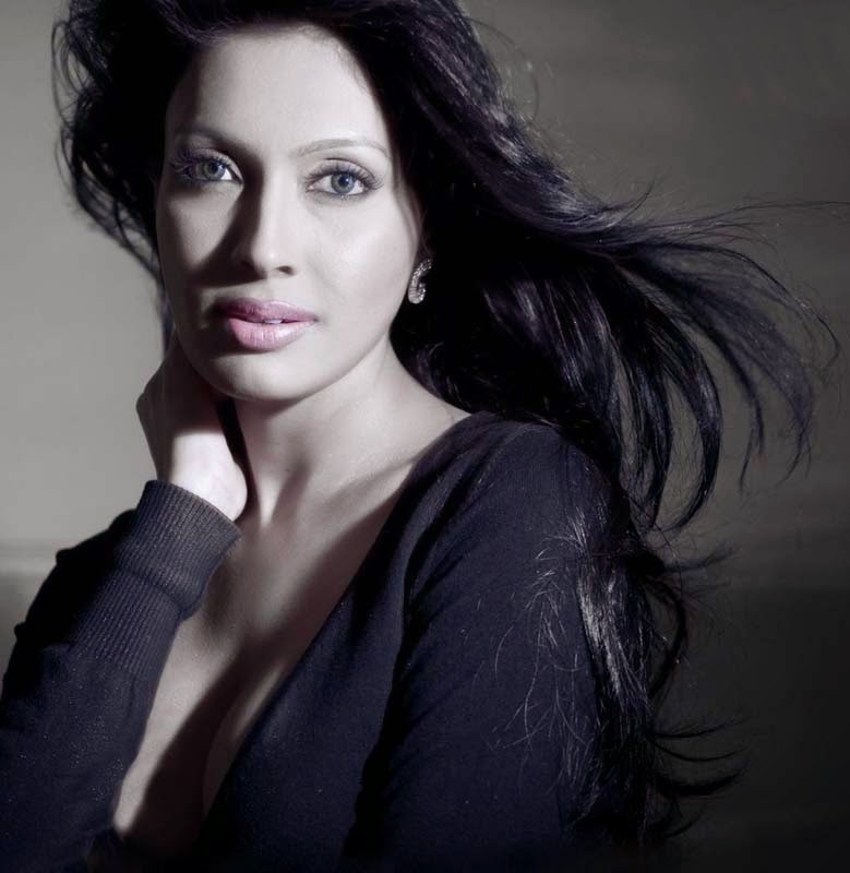 Actress Surabhi Prabhu Photoshoot - TamilNext