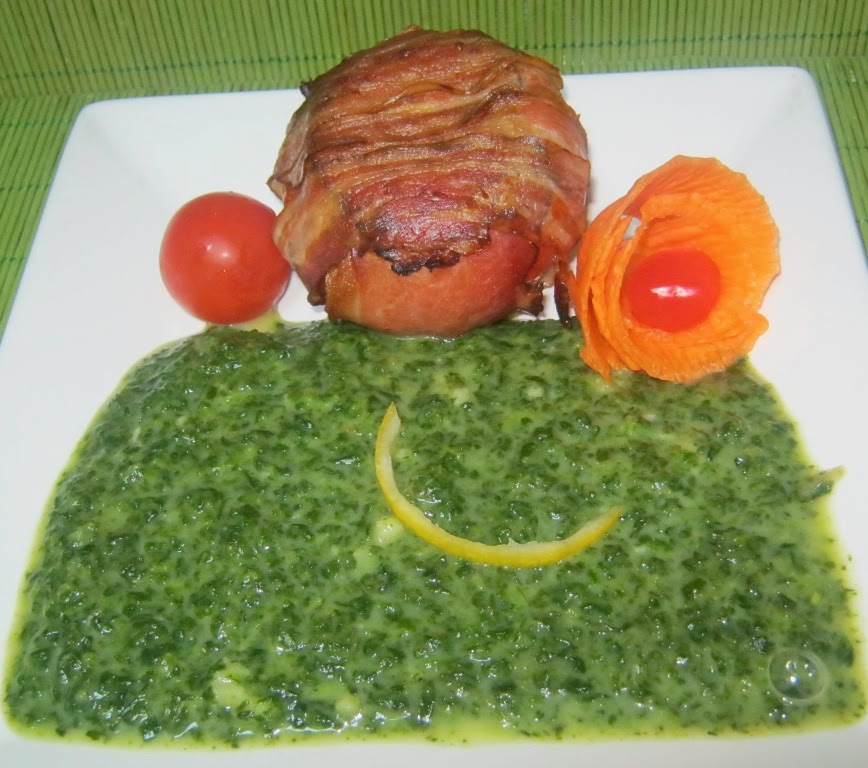 Rosii umplute cu ou in crusta de prosciutto crudo
