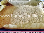 Prajitura cu cocos, nuca si crema preparare reteta blat cu nuca scos din cuptor