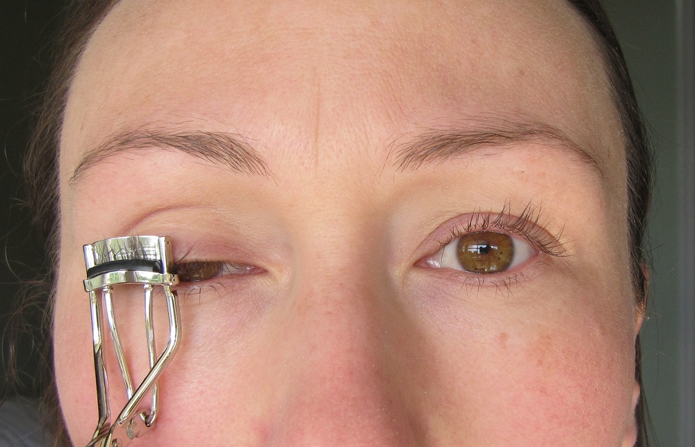 Lipstick, Powder & Paint M.A.C Half Lash Curler do they work?