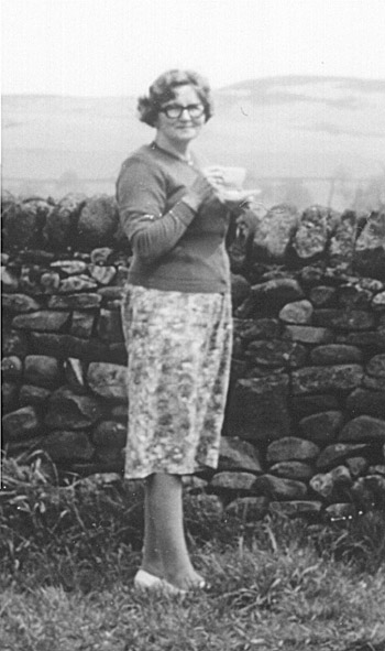 cookson singles Catherine cookson synopsis: in rooney by catherine cookson, rooney smith is a single 35 year-old dustman he lives the simple life – he has his job and two furnished rooms he lives the. cookson singles Catherine cookson synopsis: in rooney by catherine cookson, rooney smith is a single 35 year-old dustman he lives the simple life – he has his job and two furnished rooms he lives the.