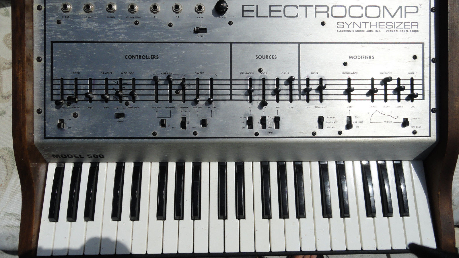 MATRIXSYNTH MODEL 500 Synthesizer Owned by Jazz Pianist