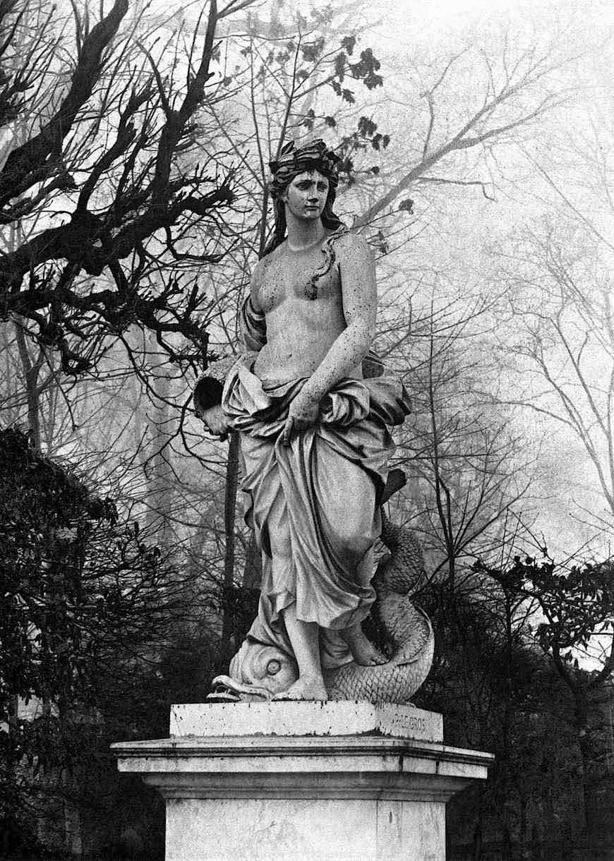 Versailles palace a clear old photograph of a Versailles palace statue