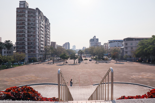 台中東區東峰公園(228紀念公園)兒童遊戲區、體訓場,綠意盎然休閒好去處 台中東區東峰公園(228紀念公園)兒童遊戲區、體訓場,綠意盎然休閒好去處