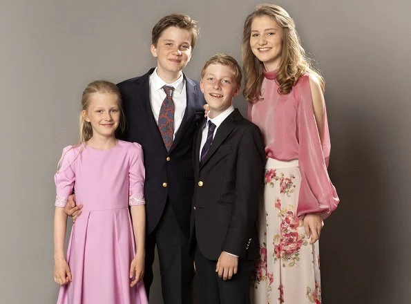 Crown Princess Elisabeth, Prince Gabriel, Prince Emmanuel and Princess Eleonore. Queen Mathilde wore Natan blouse