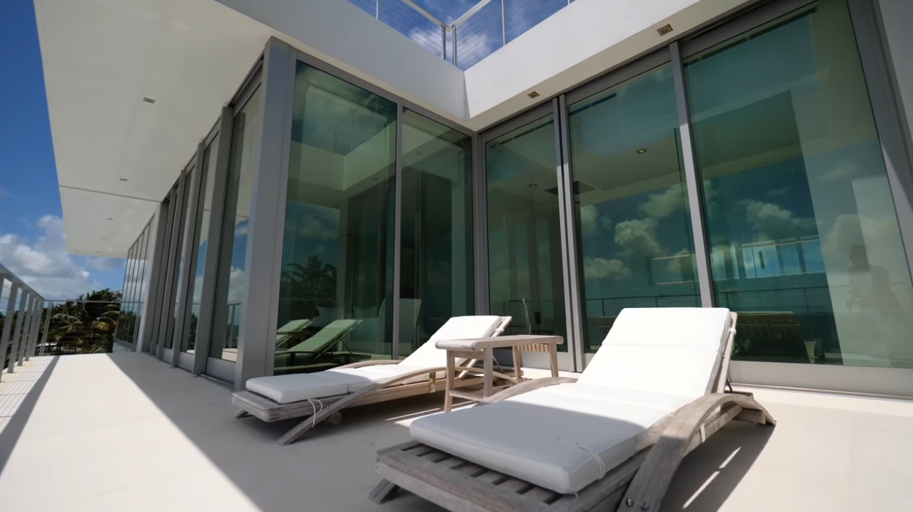 29 Photos vs. 3550 Matheson Ave | Miami - Contemporary Bayfront Property - Luxury Home & Interior Design Video Tour 29 Photos vs. 3550 Matheson Ave | Miami - Contemporary Bayfront Property - Luxury Home & Interior Design Video Tour