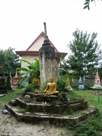 Buddha statue at Wat Nara Charoen Suk in Lipa Noi