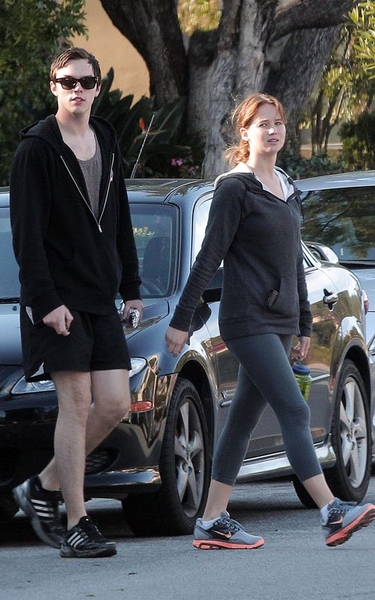 ALL HOLLYWOOD STARS: Jennifer Lawrence Boyfriend Nicholas Hoult 2012