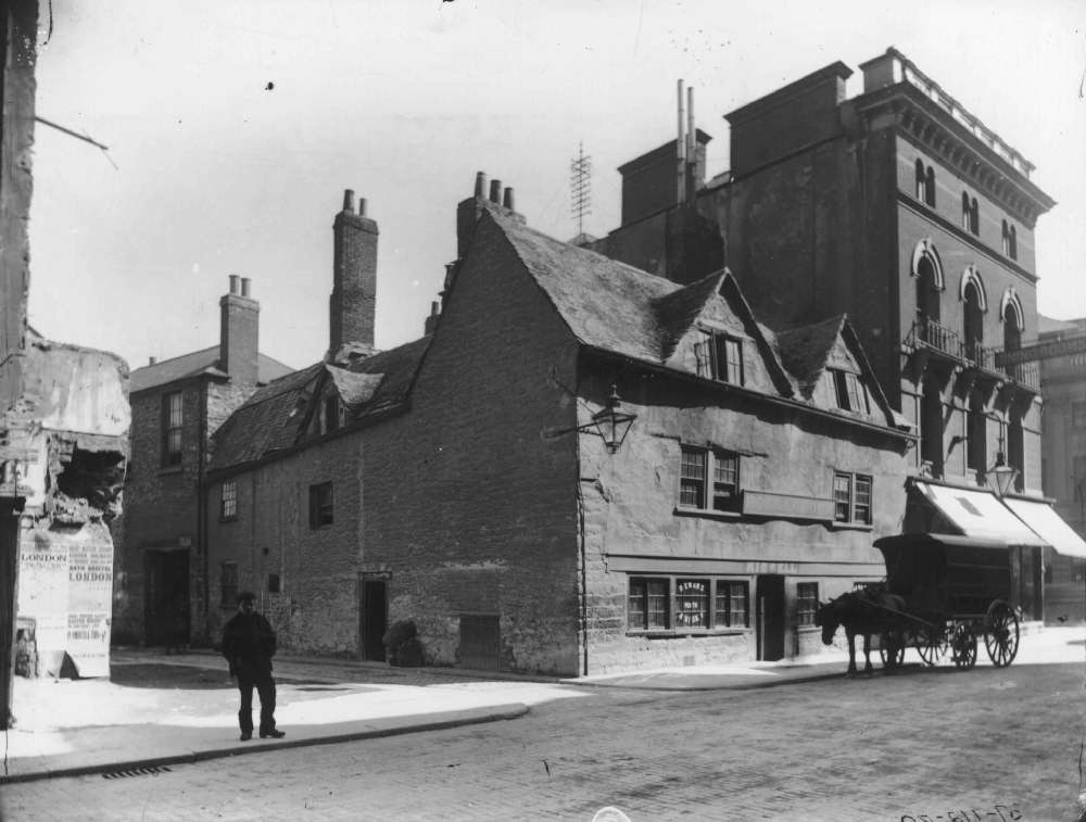 60 Incredible Vintage Photographs That Capture Everyday Life in Plymouth From the Early 20th