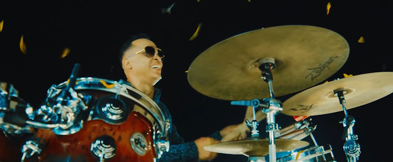 Issac Delgado Ft. Los Van Van - ¨Cubanos¨ - Videoclip - Dirección: José Rojas. Portal Del Vídeo Clip Cubano - 07 Issac Delgado Ft. Los Van Van - ¨Cubanos¨ - Videoclip - Dirección: José Rojas. Portal Del Vídeo Clip Cubano - 07