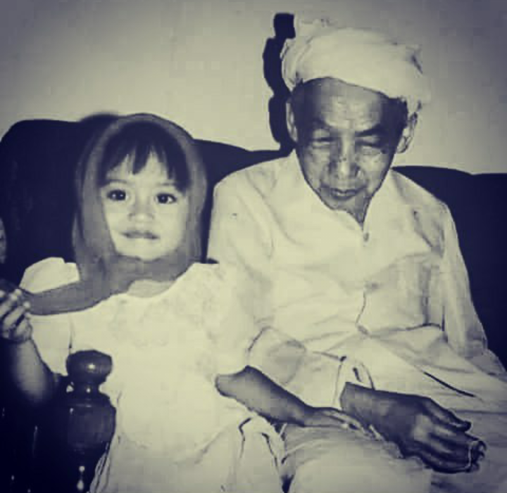 Foto Kyai Hamid Pasuruan / Pesantren Uswatuh Khasanah Foto Kyai Hamid Pasuruan / Pesantren Uswatuh Khasanah