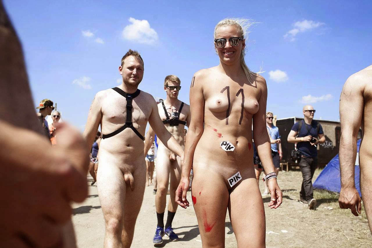 Nude festival photos