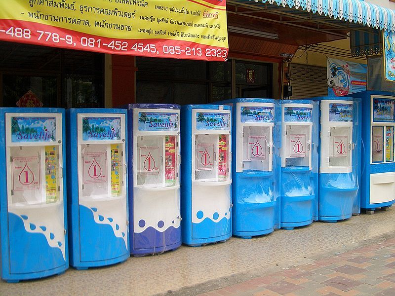 Gerrit Tienkamp (Peter.BKK) Dirty water Most water vending machines