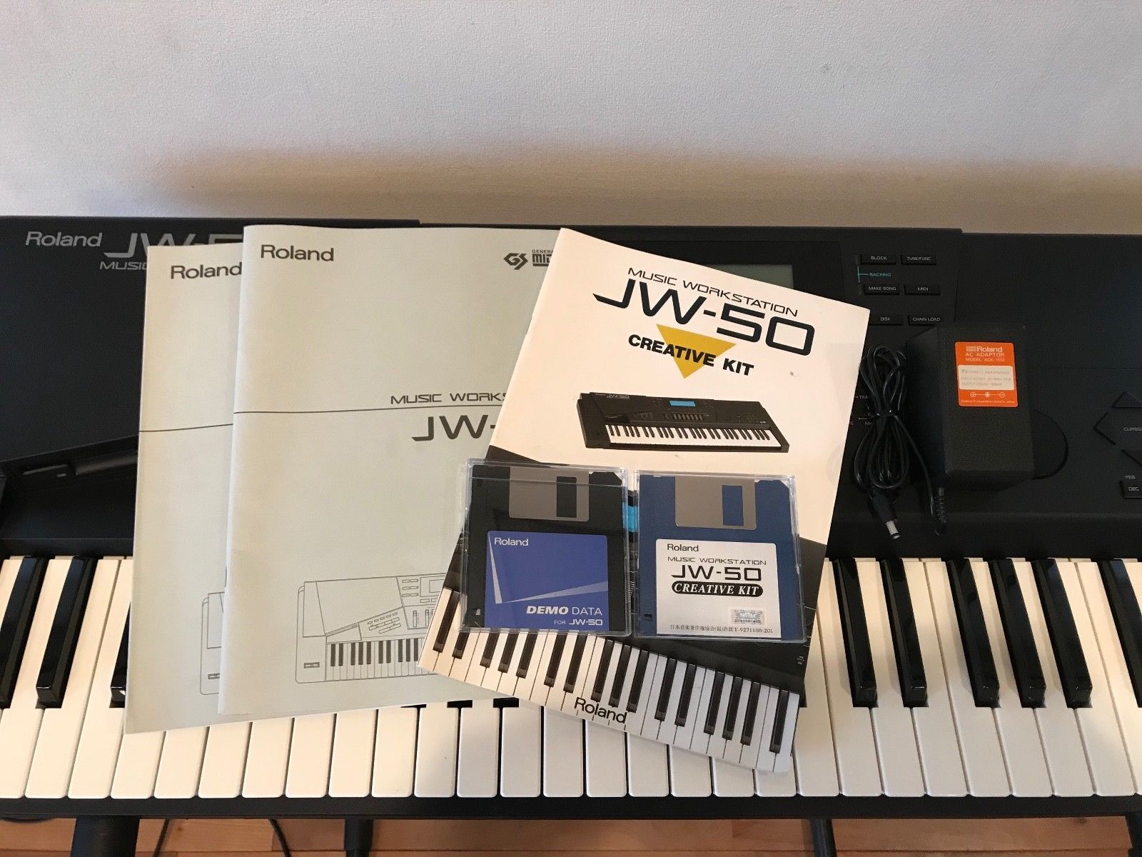 MATRIXSYNTH Roland JW50 MUSIC WORKSTATION SN ZE36604