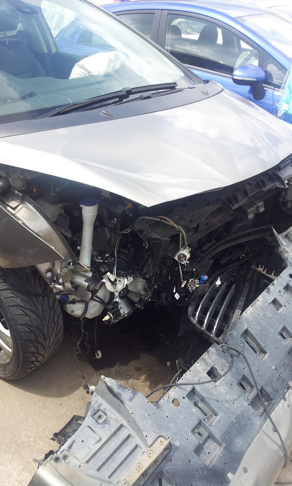 Accident in a Peugeot 5008....Pt.3